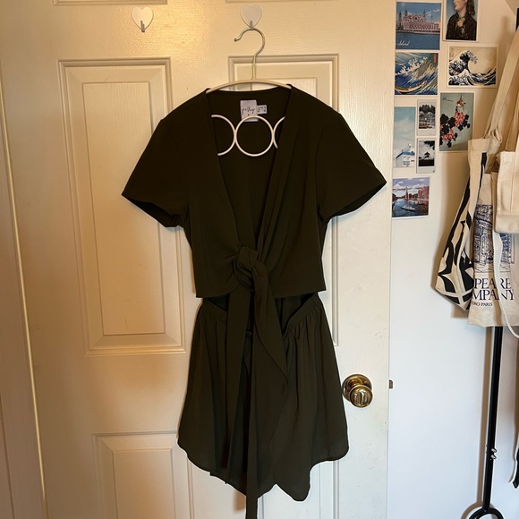 Princess Polly romper - Picture 4 of 4